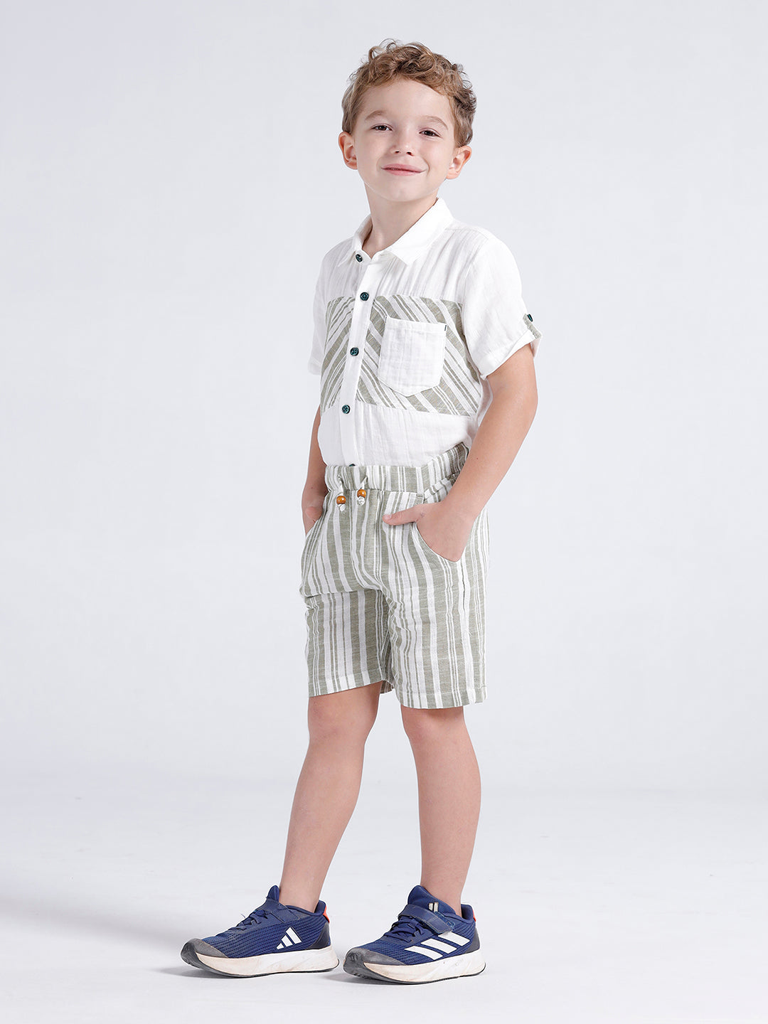 Boys Striped elasticated shorts