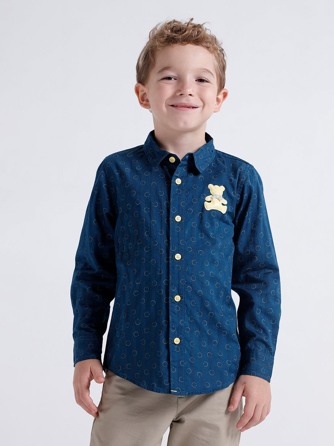 Boys long sleeve shirt with contrat button and badge
